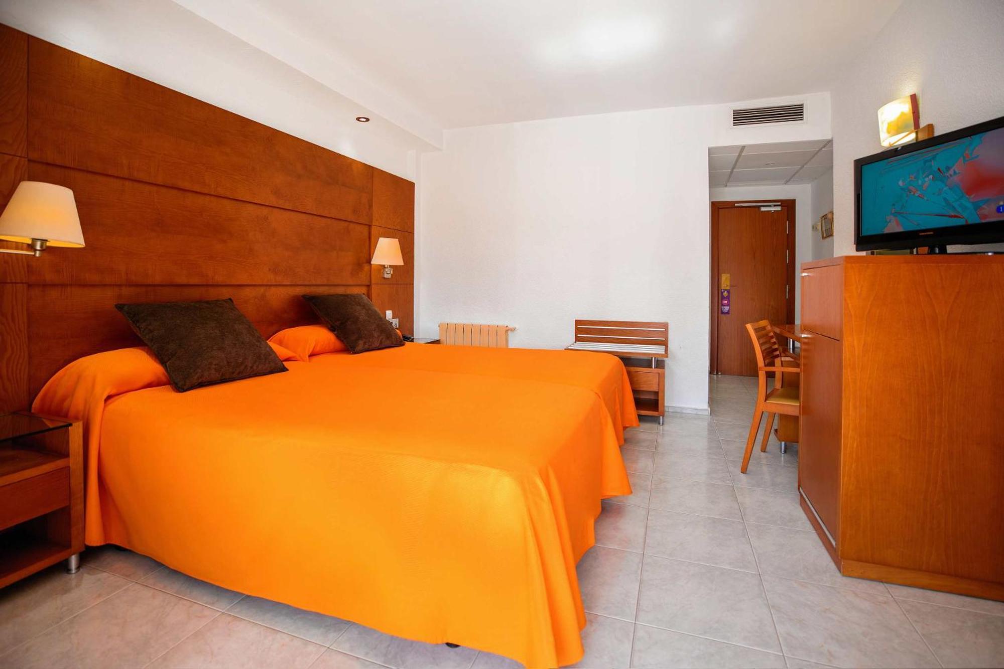 Hotel Servigroup Diplomatic Benidorm Habitación foto