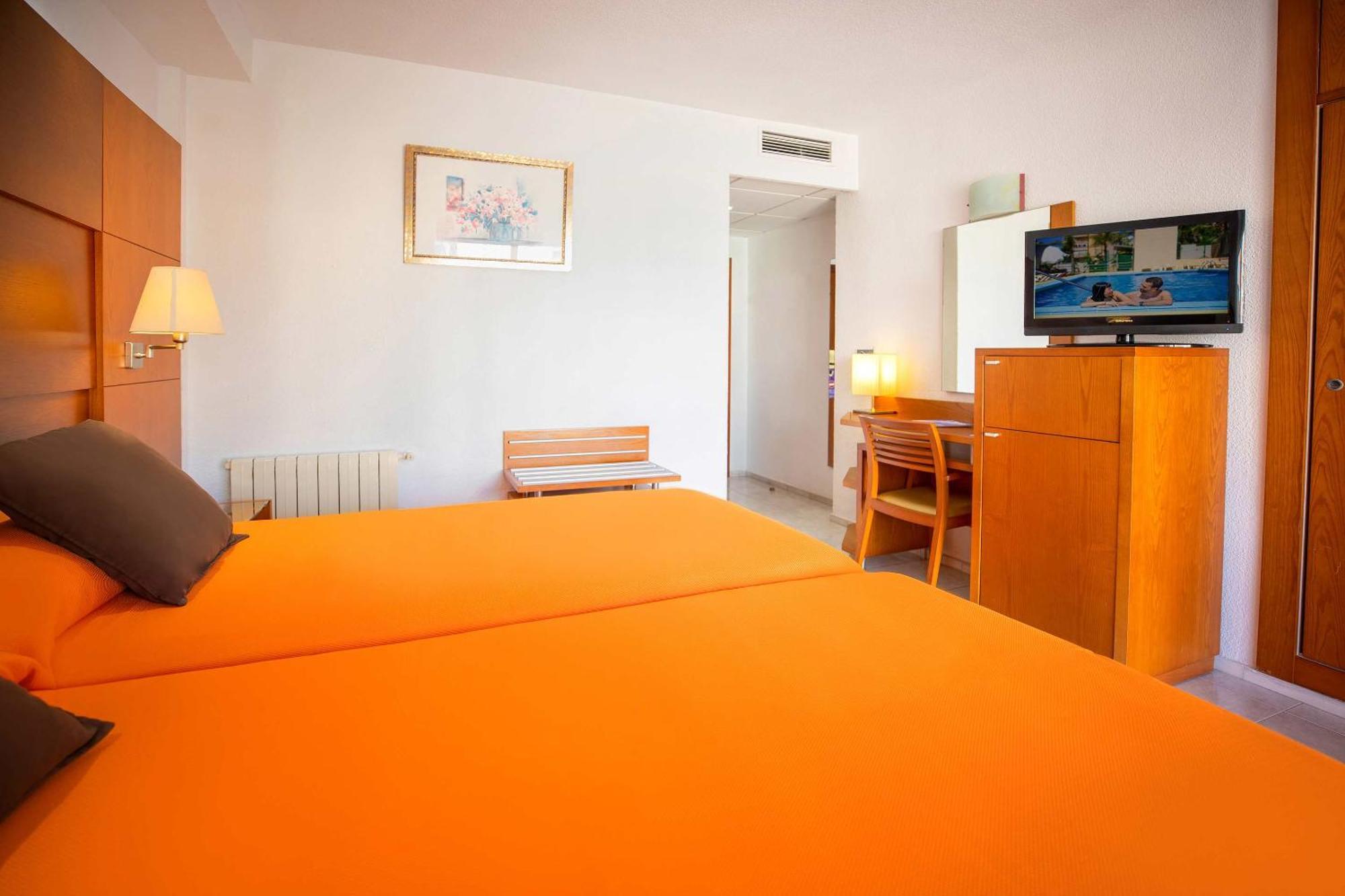 Hotel Servigroup Diplomatic Benidorm Habitación foto