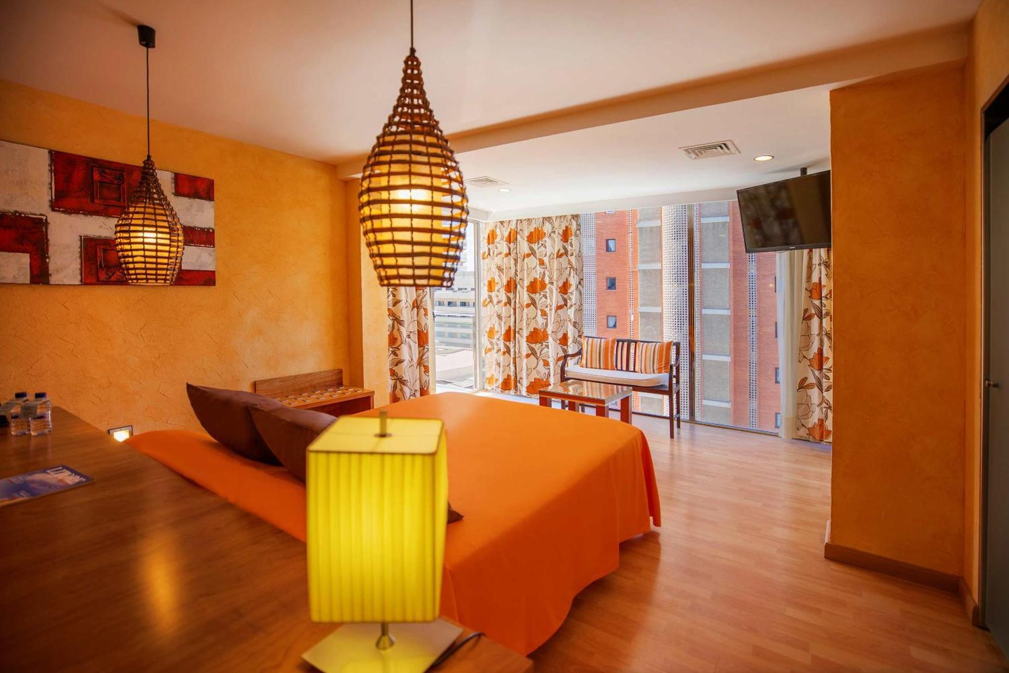 Hotel Servigroup Diplomatic Benidorm Habitación foto