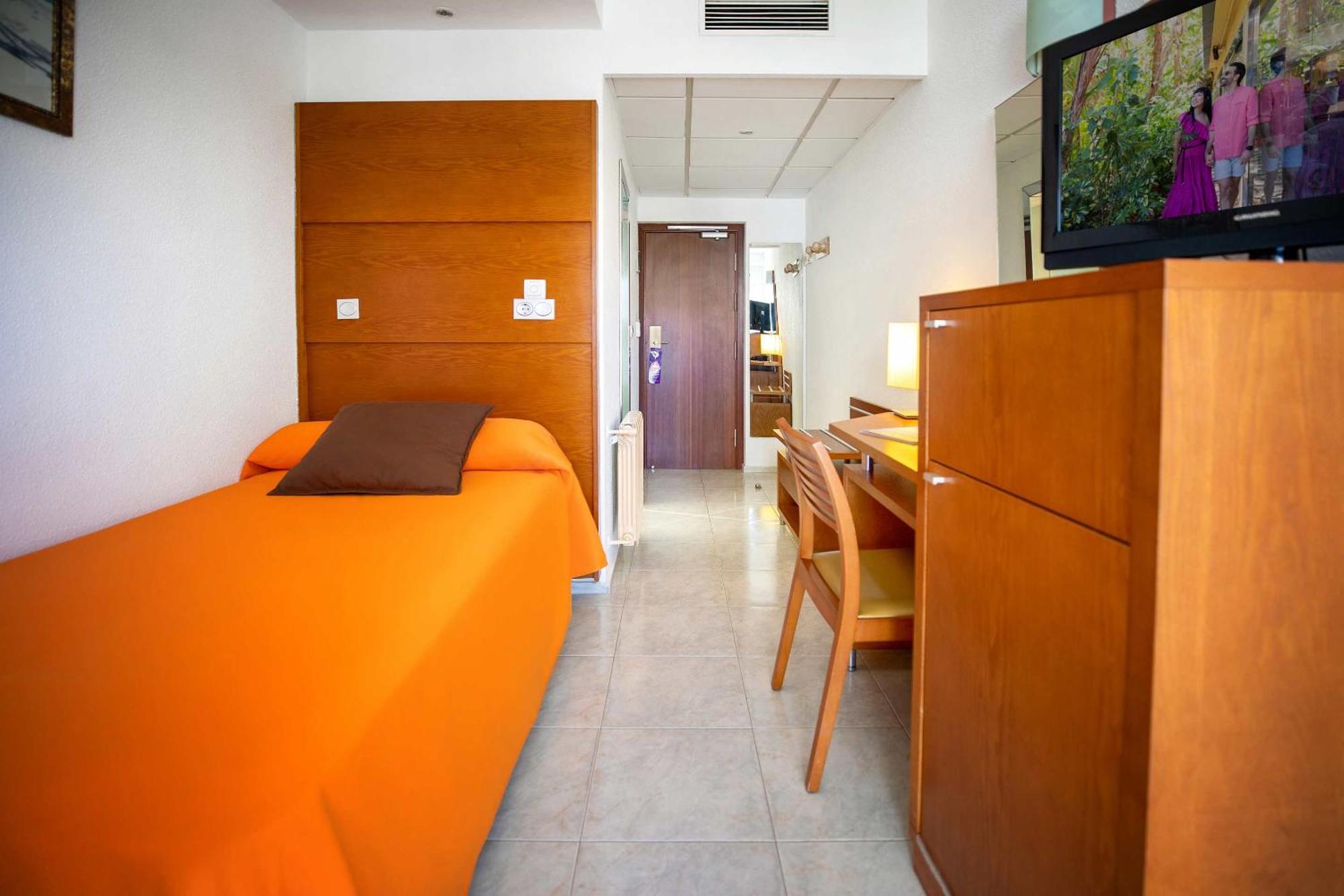 Hotel Servigroup Diplomatic Benidorm Habitación foto