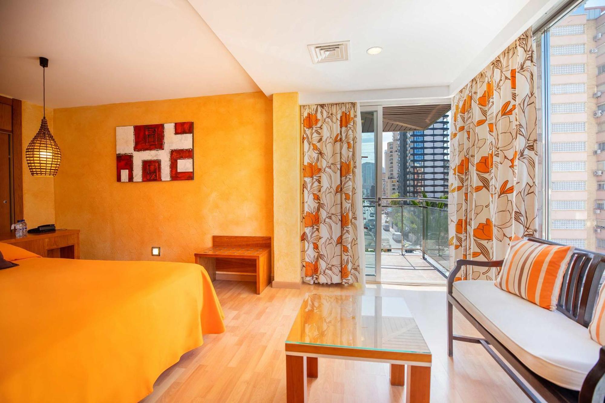 Hotel Servigroup Diplomatic Benidorm Habitación foto